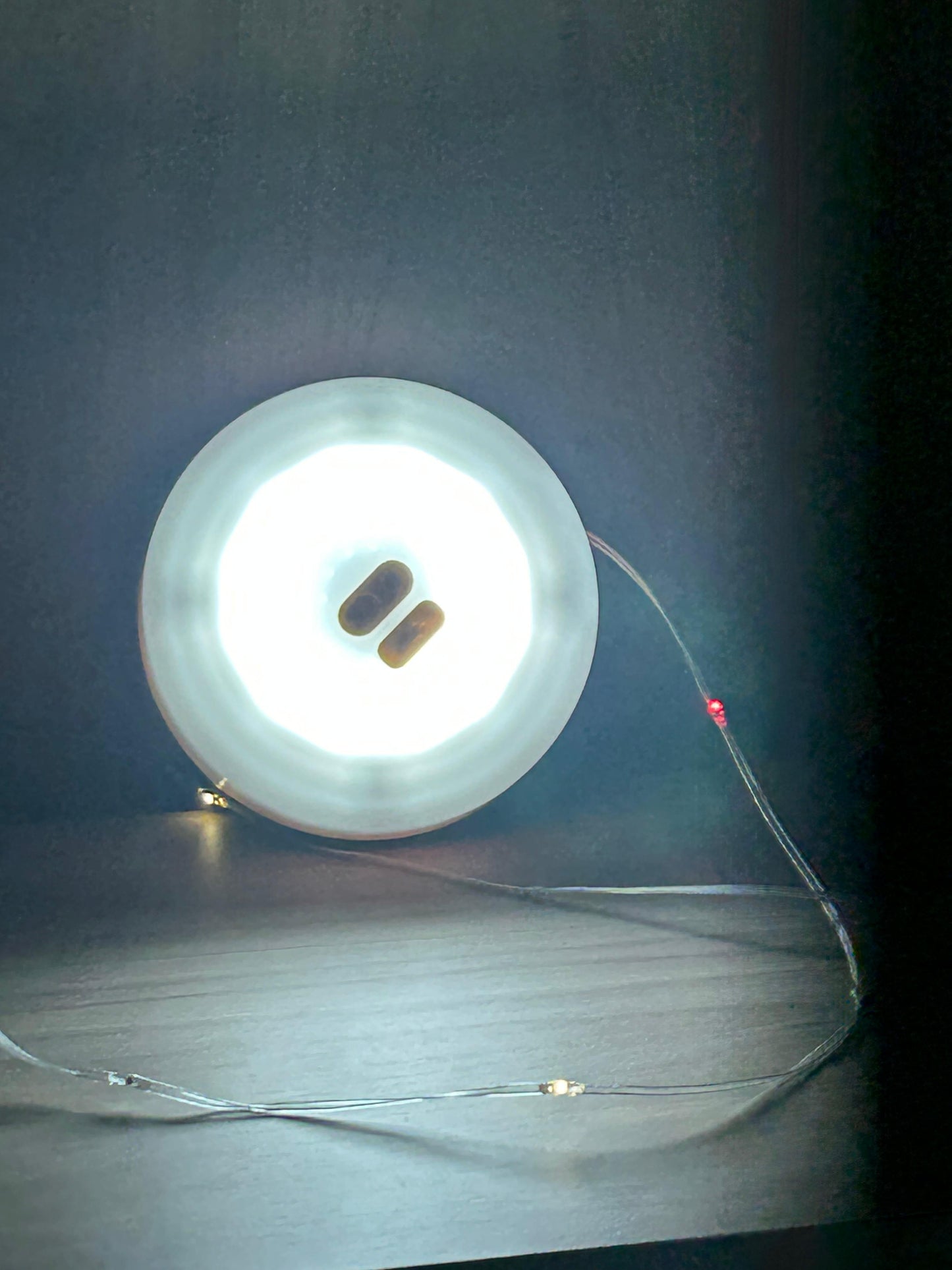 Lámpara Multifuncional con Base Recargable y Luces LED - TECNOLOGIA YI_MI